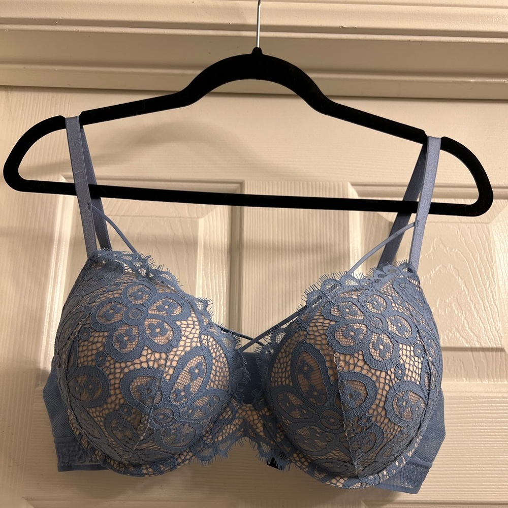 New without tags Victoria’s Secret bombshell push up bra.